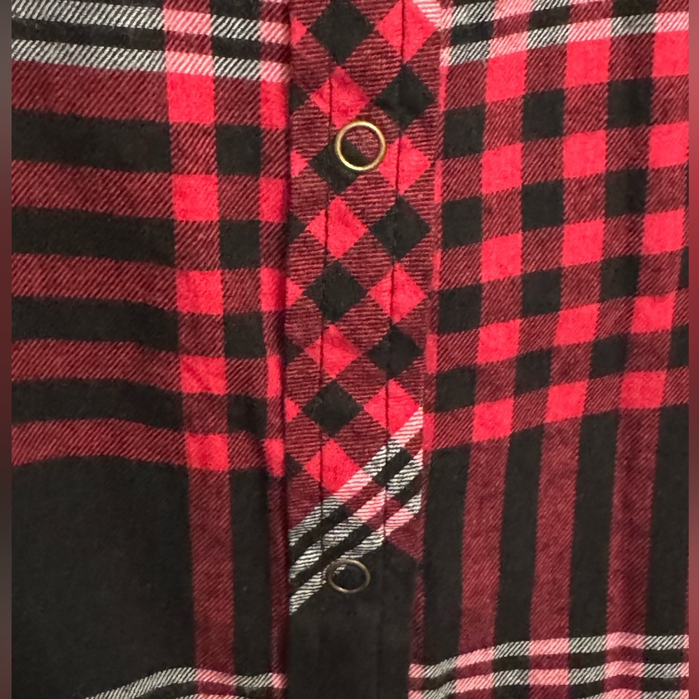 RED PLAID SEQUIN FLANNEL. JUNIOR PLUS LONG SLEEVE LIGHTWEIGHT SPARKLY SHIRT. NWT - Picture 12 of 16